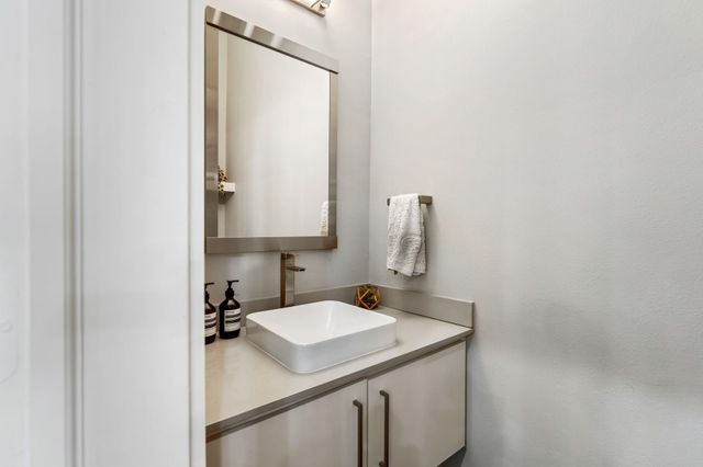 813 Ashland Street, Houston, TX 77007