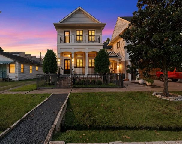 813 Ashland Street, Houston, TX 77007