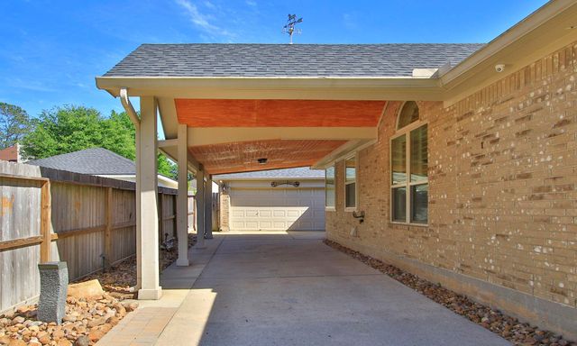 6411 Brittany Park Lane, Houston, TX 77066