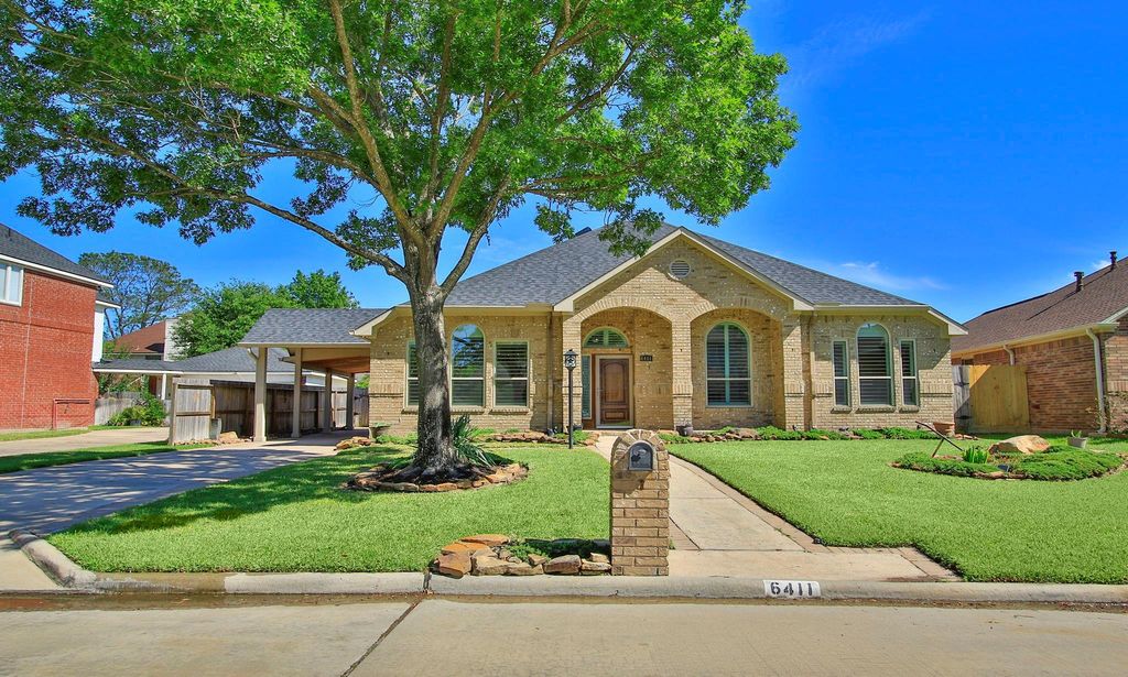 6411 Brittany Park Lane, Houston, TX 77066
