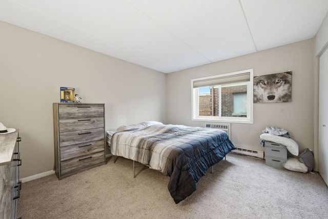 940 N Rohlwing Road 201A, Addison, IL 60101
