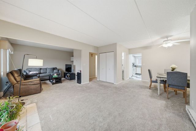 940 N Rohlwing Road 201A, Addison, IL 60101
