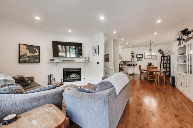 1758 W Pierce Avenue, Chicago, IL 60622