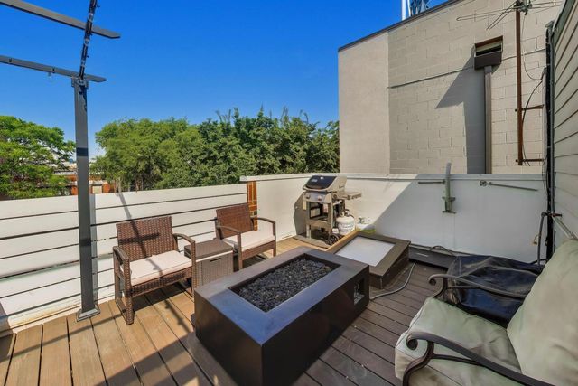 1758 W Pierce Avenue, Chicago, IL 60622