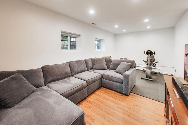 1758 W Pierce Avenue, Chicago, IL 60622