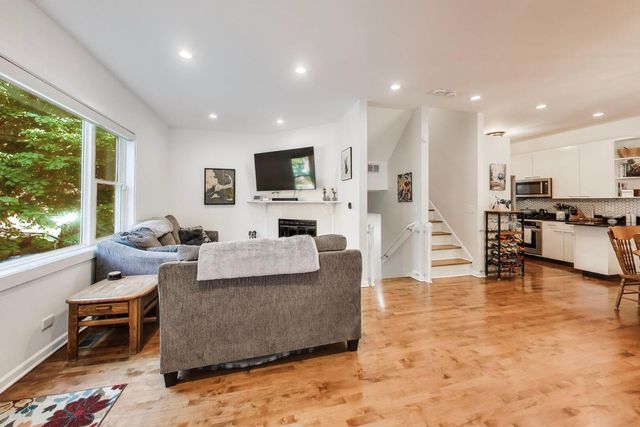1758 W Pierce Avenue, Chicago, IL 60622