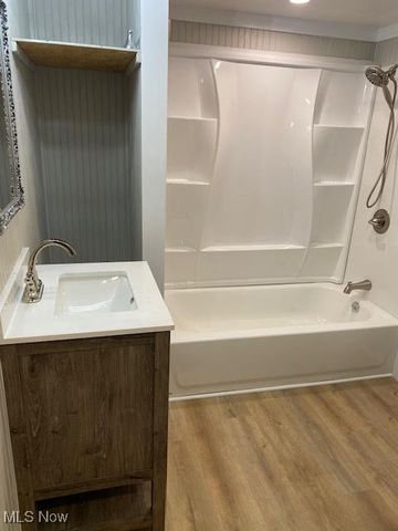 81 Helen Street, Barberton, OH 44203