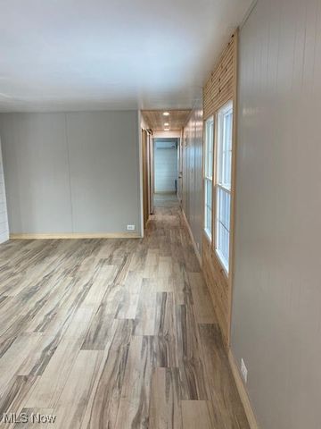 81 Helen Street, Barberton, OH 44203