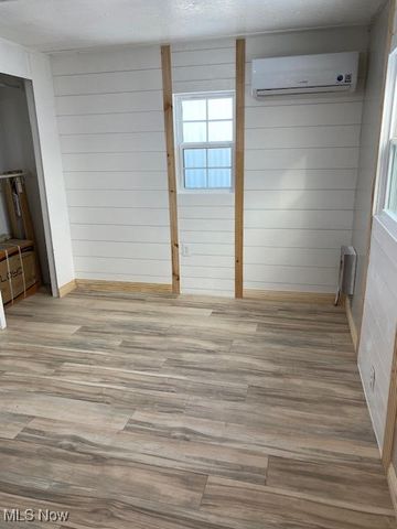 81 Helen Street, Barberton, OH 44203