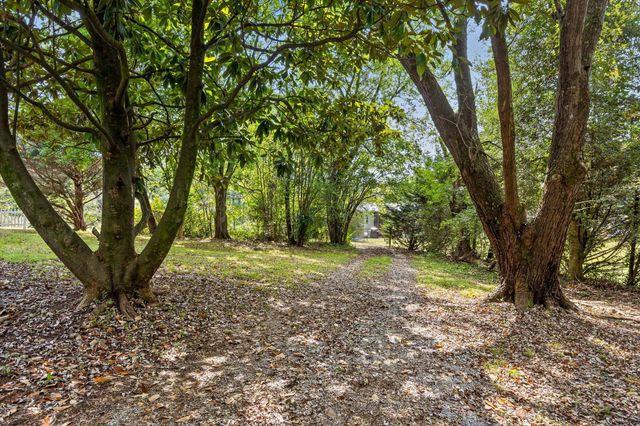 11620 Holly Circle, Soddy Daisy, TN 37379