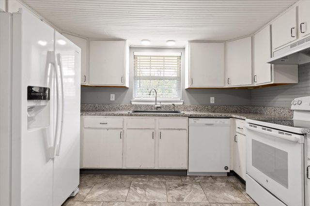 11620 Holly Circle, Soddy Daisy, TN 37379