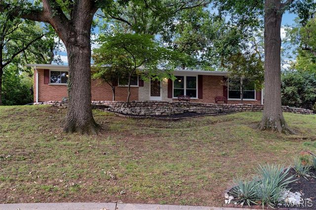 9 Green Garden Drive, St Ann, MO 63074