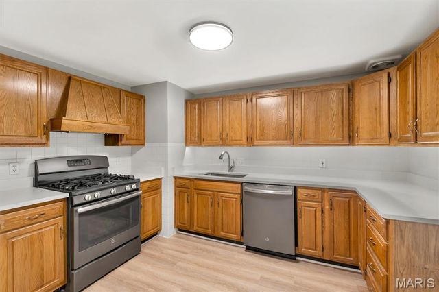 9 Green Garden Drive, St Ann, MO 63074