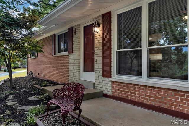 9 Green Garden Drive, St Ann, MO 63074