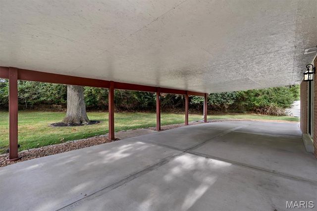 9 Green Garden Drive, St Ann, MO 63074