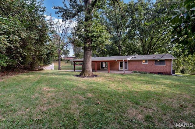 9 Green Garden Drive, St Ann, MO 63074