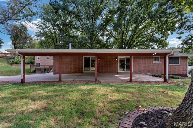 9 Green Garden Drive, St Ann, MO 63074