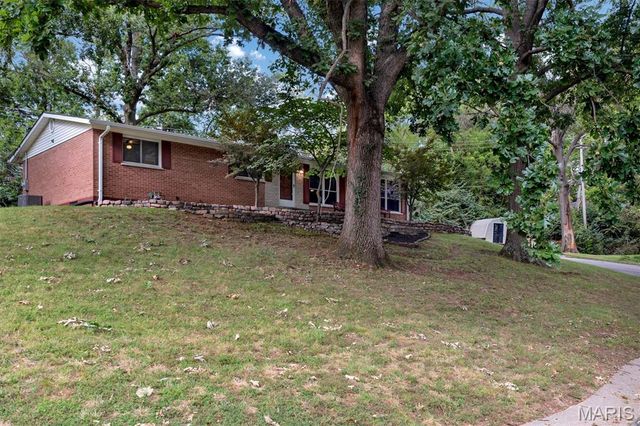 9 Green Garden Drive, St Ann, MO 63074
