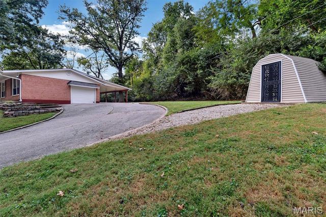 9 Green Garden Drive, St Ann, MO 63074
