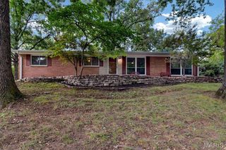9 Green Garden Drive, St Ann, MO 63074