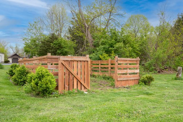 85 S County Line Road, Crown Point, IN 46307