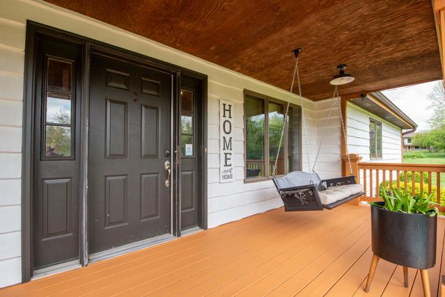 85 S County Line Road, Crown Point, IN 46307