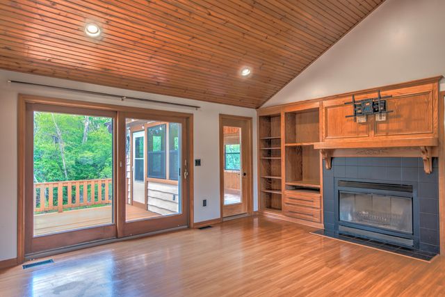 85 S County Line Road, Crown Point, IN 46307