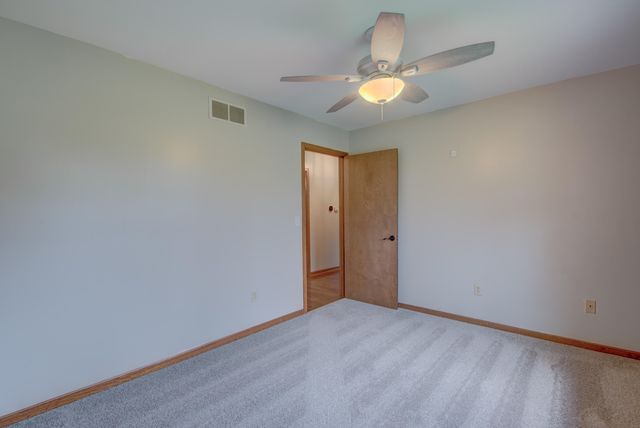 85 S County Line Road, Crown Point, IN 46307