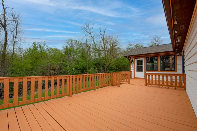 85 S County Line Road, Crown Point, IN 46307