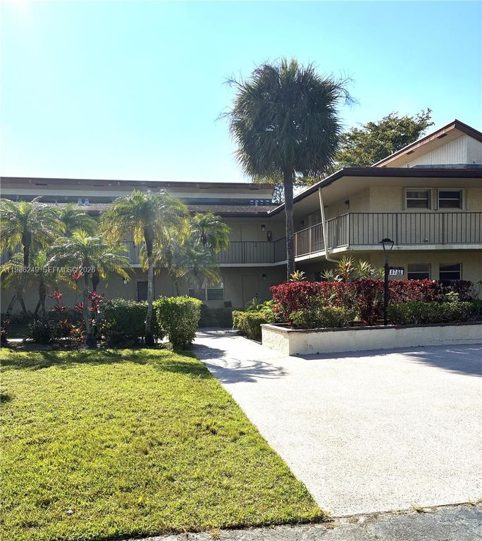 8791 Holly Ct 103, Tamarac, FL 33321