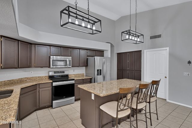 448 W MADERO Avenue, Mesa, AZ 85210