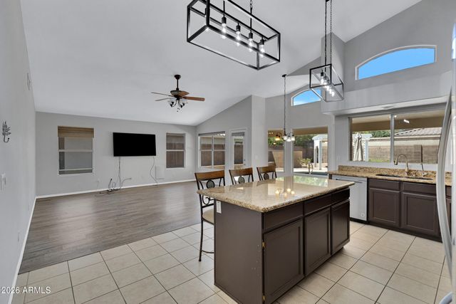 448 W MADERO Avenue, Mesa, AZ 85210