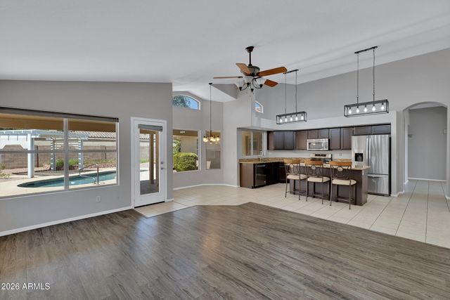 448 W MADERO Avenue, Mesa, AZ 85210