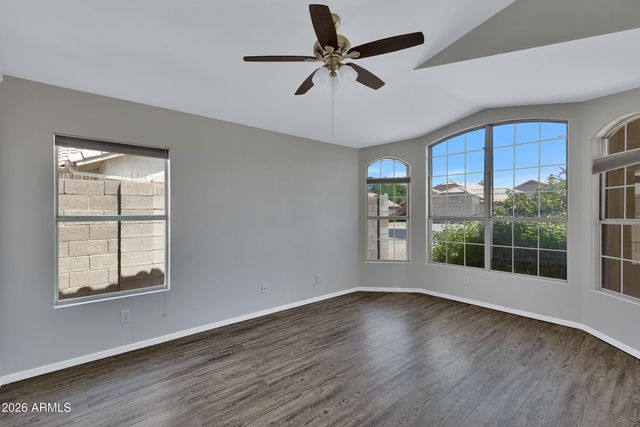 448 W MADERO Avenue, Mesa, AZ 85210
