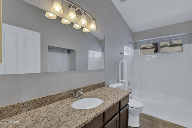 448 W MADERO Avenue, Mesa, AZ 85210