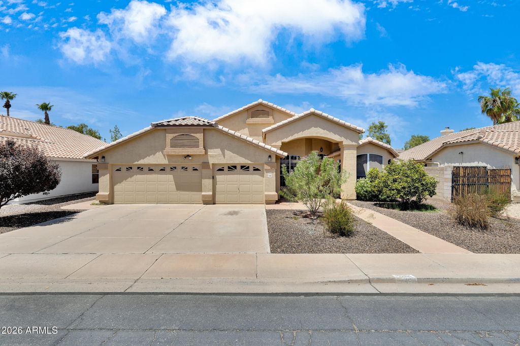 448 W MADERO Avenue, Mesa, AZ 85210
