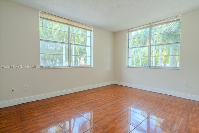 482 NW 165th St Rd A-201, Miami, FL 33169