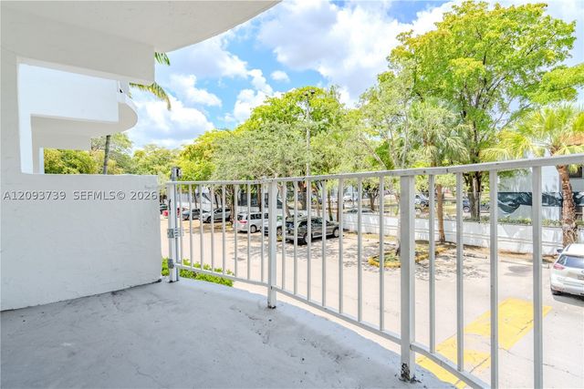 482 NW 165th St Rd A-201, Miami, FL 33169