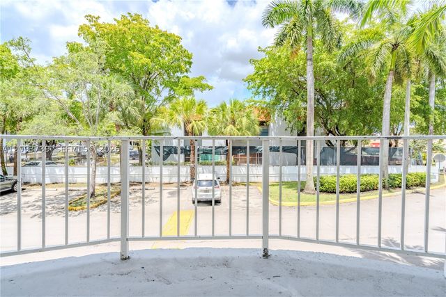 482 NW 165th St Rd A-201, Miami, FL 33169