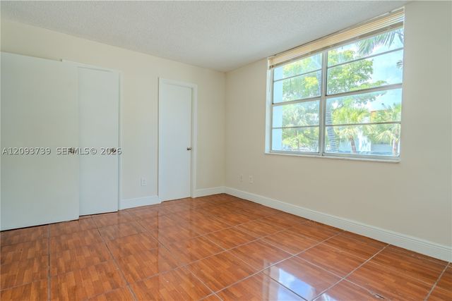 482 NW 165th St Rd A-201, Miami, FL 33169