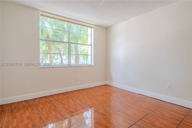 482 NW 165th St Rd A-201, Miami, FL 33169