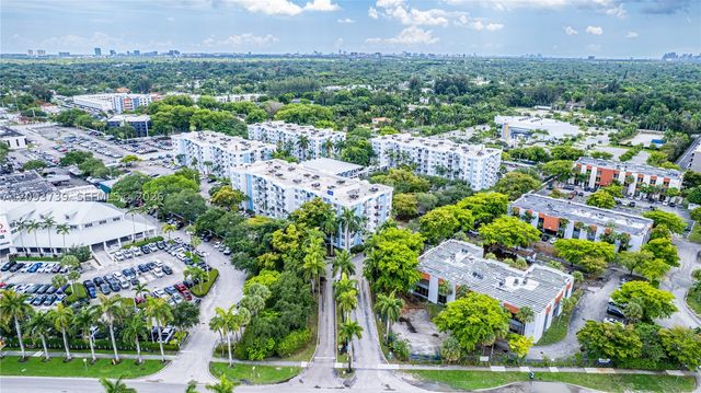 482 NW 165th St Rd A-201, Miami, FL 33169