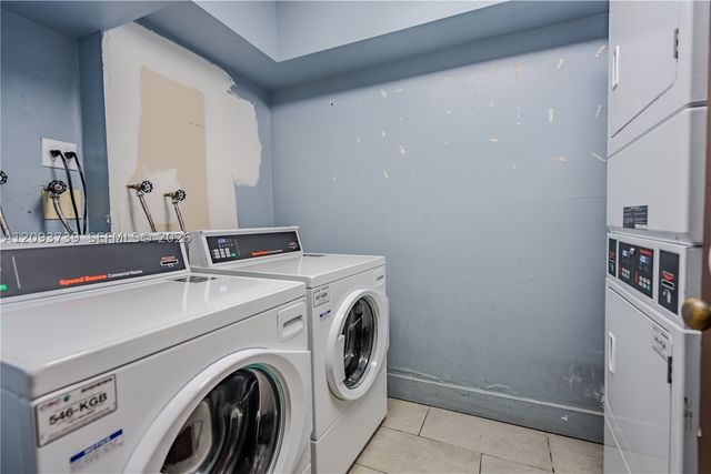 482 NW 165th St Rd A-201, Miami, FL 33169