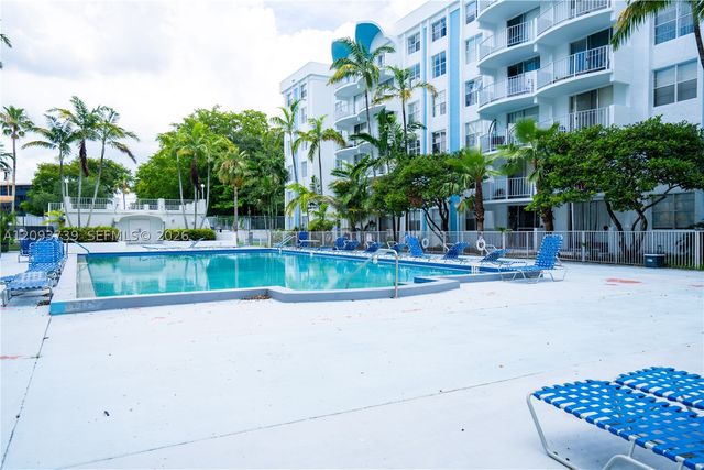 482 NW 165th St Rd A-201, Miami, FL 33169