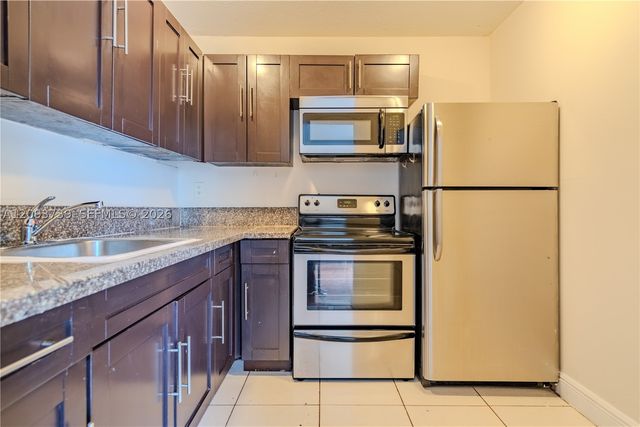 482 NW 165th St Rd A-201, Miami, FL 33169