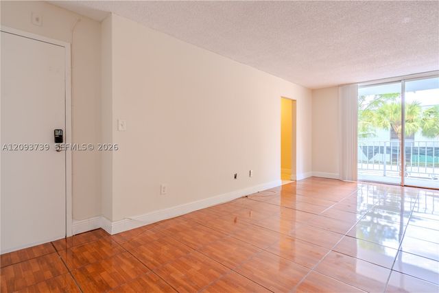 482 NW 165th St Rd A-201, Miami, FL 33169