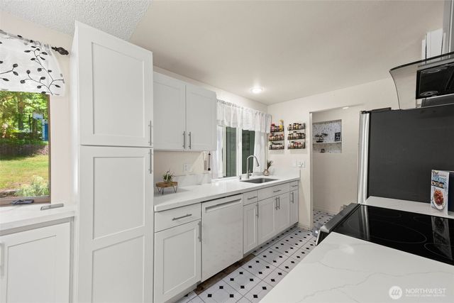 7910 Warbler Court SE, Olympia, WA 98513