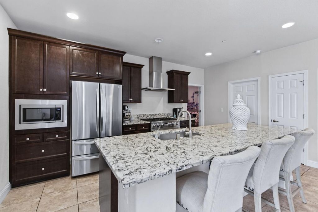 Image 10 of property listing at 1728 E Green Sage Avenue, Fresno, CA 93730