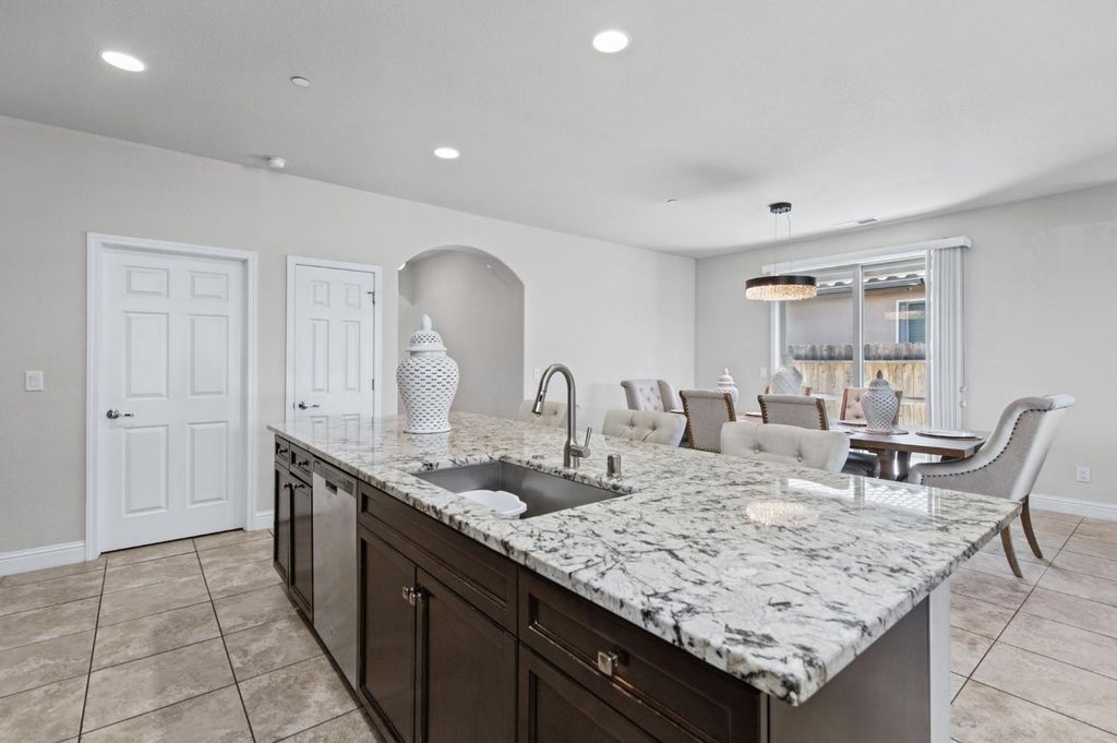 Image 11 of property listing at 1728 E Green Sage Avenue, Fresno, CA 93730