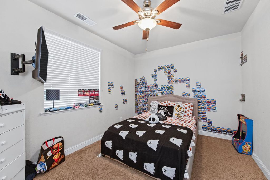 Image 14 of property listing at 1728 E Green Sage Avenue, Fresno, CA 93730